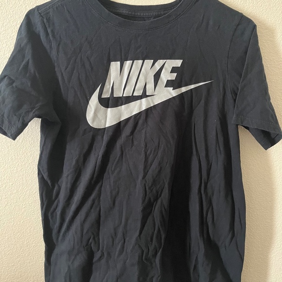 The Nike Tee - Picture 1 of 2